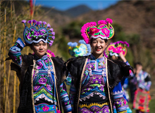 A 'Fashion Show' of Yi Ethnic 